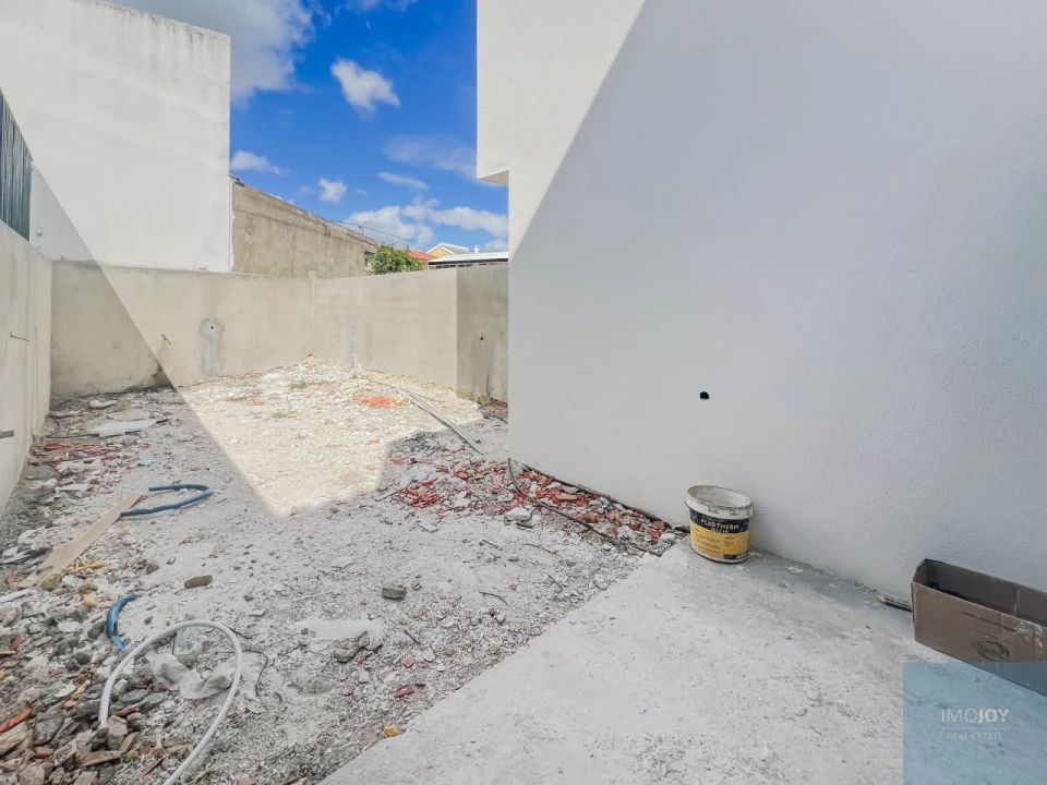 Moradia T3 para Venda em São Domingos de Rana Foto 37