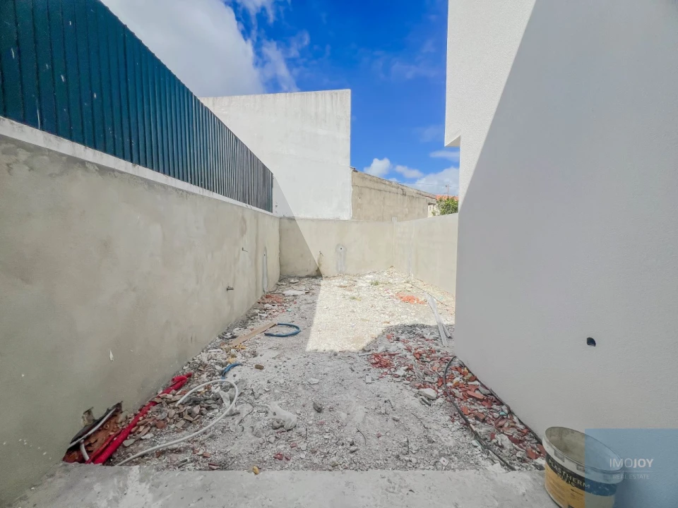 Moradia T3 para Venda em São Domingos de Rana Foto 38