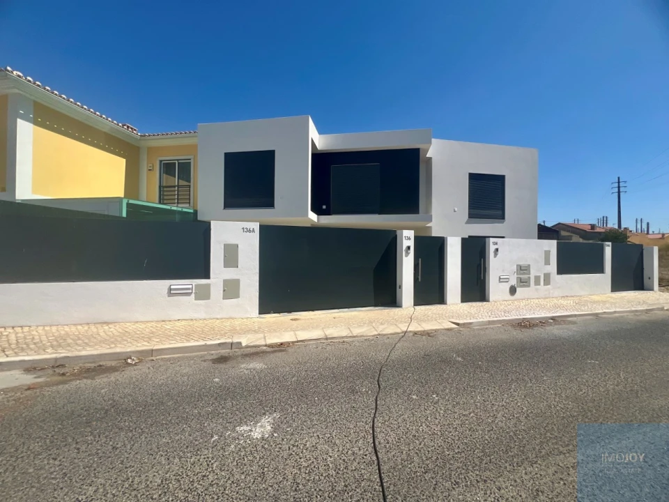Moradia T3 para Venda em São Domingos de Rana Foto 34