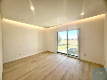 Moradia T3 para Venda em São Domingos de Rana