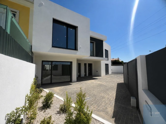 Moradia T3 para Venda em São Domingos de Rana Foto 33