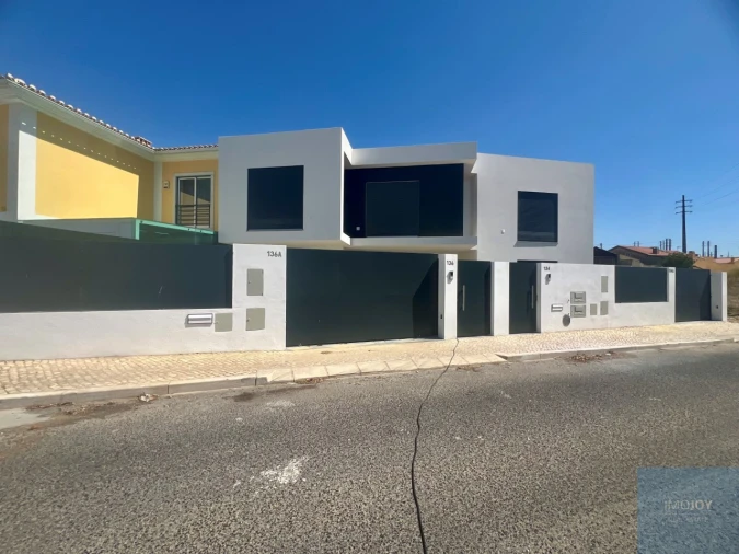 Moradia T3 para Venda em São Domingos de Rana Foto 34