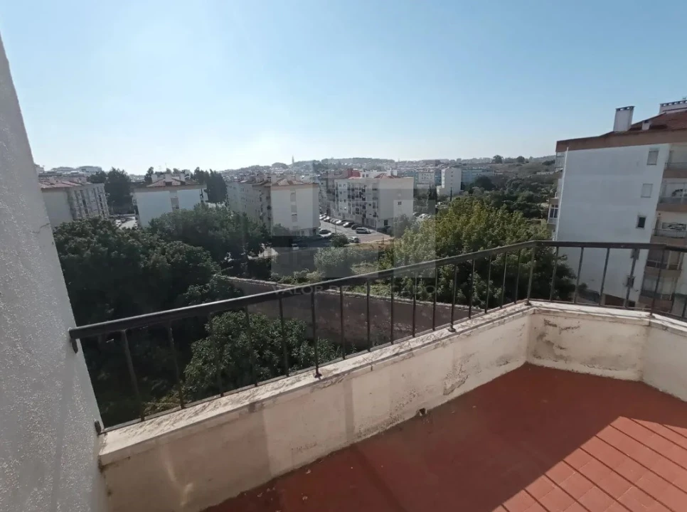 Apartamento T3 para Venda em Queluz e Belas Foto 1