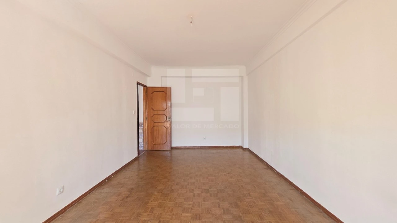 Apartamento T3 para Venda em Queluz e Belas Foto 2
