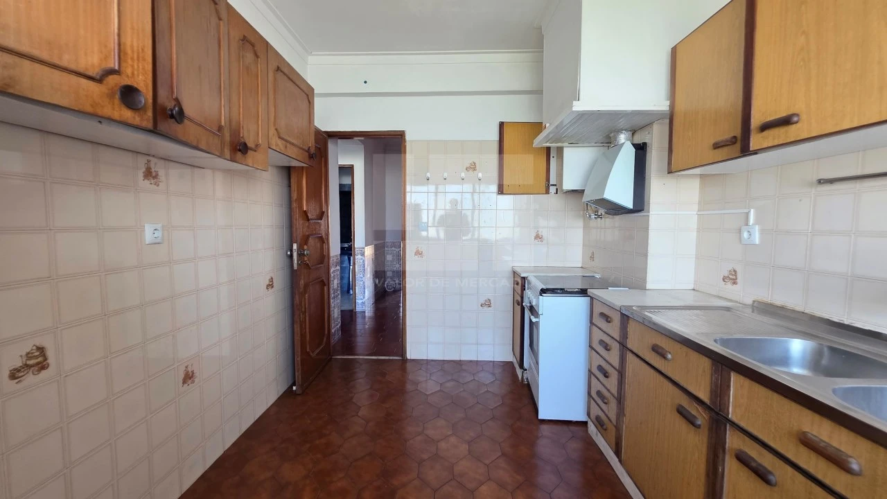 Apartamento T3 para Venda em Queluz e Belas Foto 7