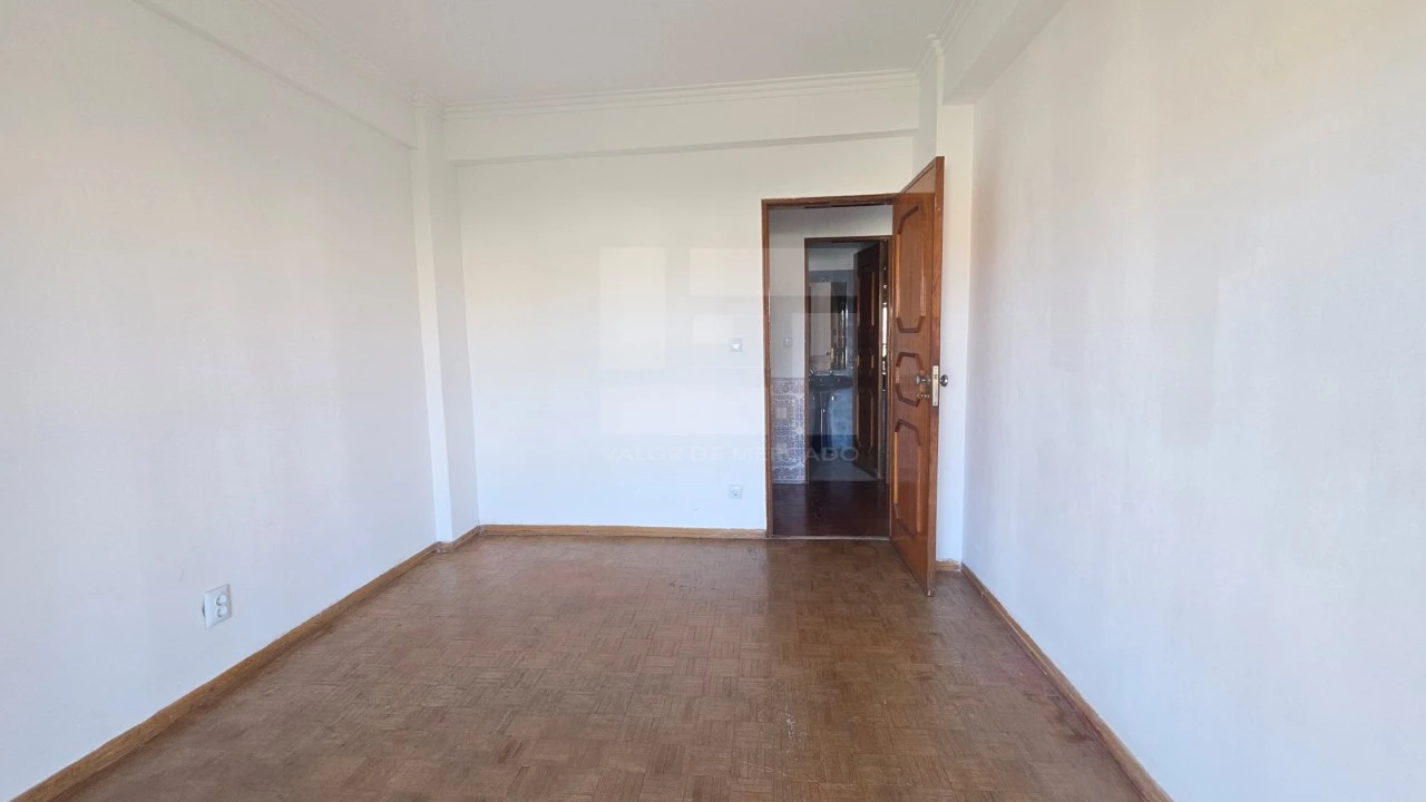 Apartamento T3 para Venda em Queluz e Belas Foto 14