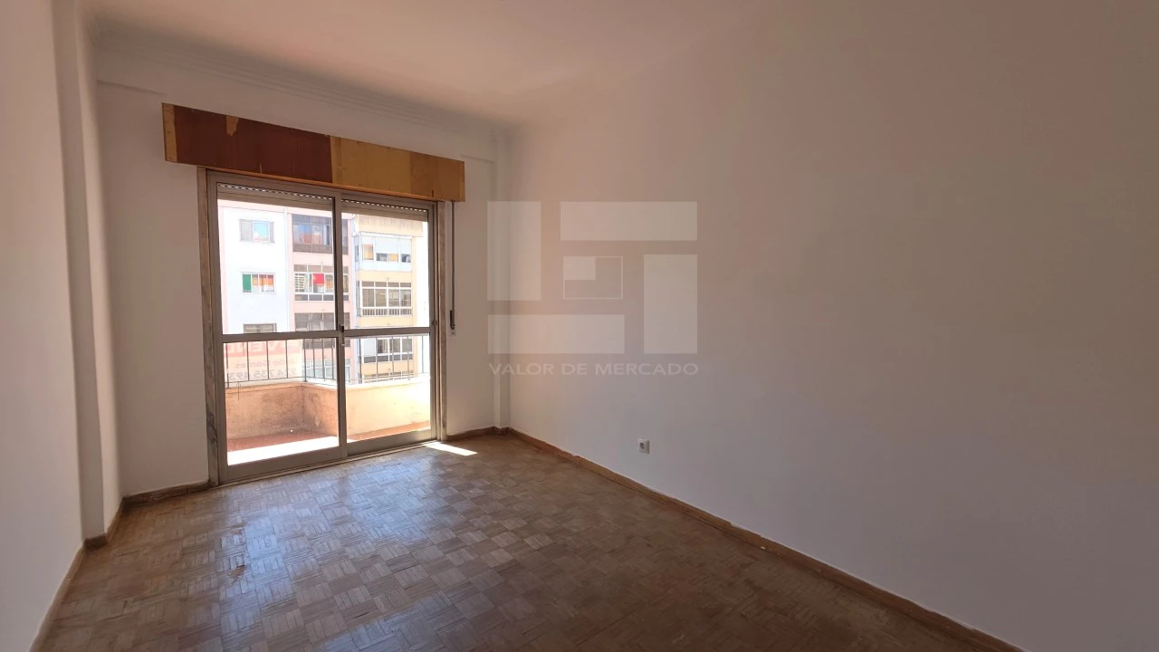Apartamento T3 para Venda em Queluz e Belas Foto 21