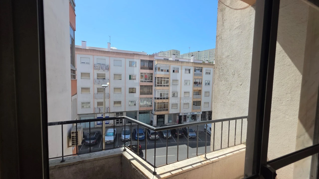 Apartamento T3 para Venda em Queluz e Belas Foto 22