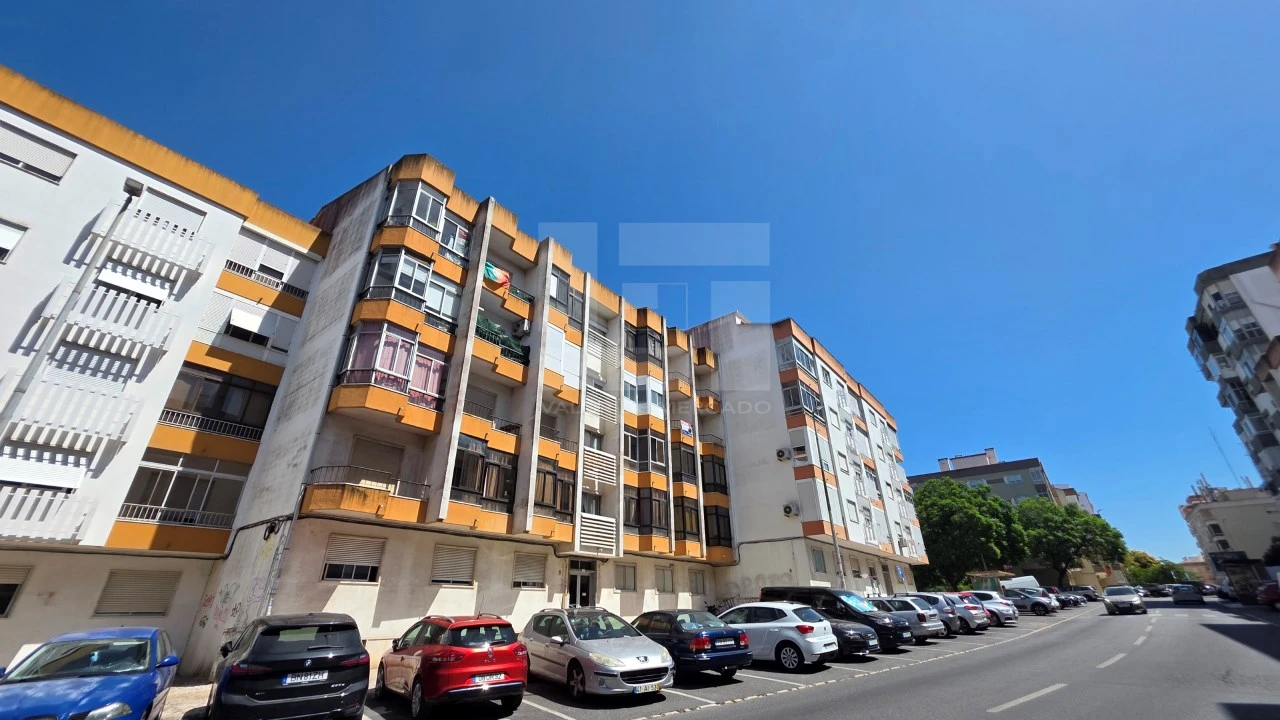Apartamento T3 para Venda em Queluz e Belas Foto 30