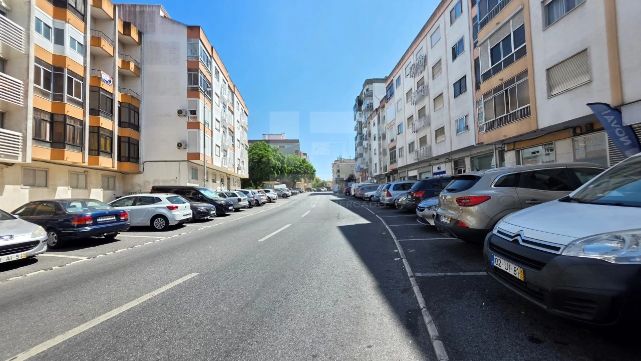 Apartamento T3 para Venda em Queluz e Belas Foto 31