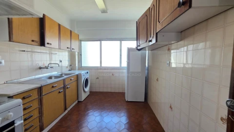 Apartamento T3 para Venda em Queluz e Belas