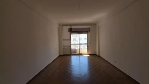 Apartamento T3 para Venda em Queluz e Belas