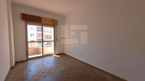 Apartamento T3 para Venda em Queluz e Belas