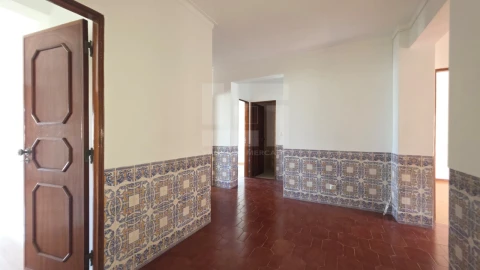 Apartamento T3 para Venda em Queluz e Belas