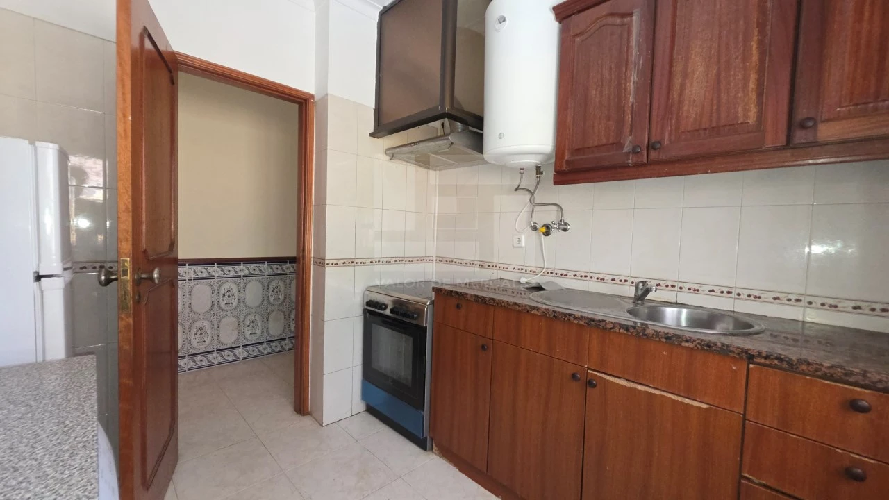 Apartamento T1 para Venda em Rio de Mouro Foto 7
