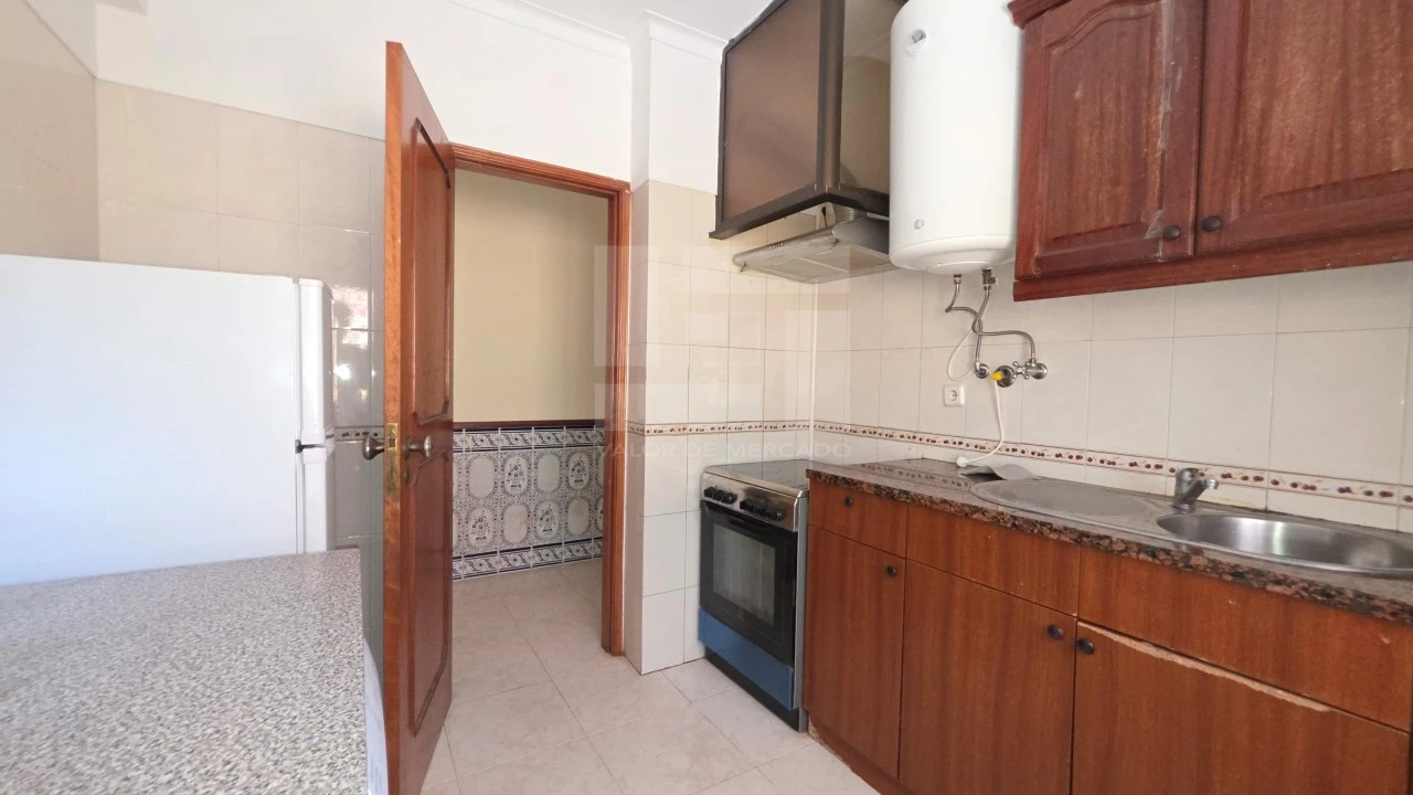 Apartamento T1 para Venda em Rio de Mouro Foto 8