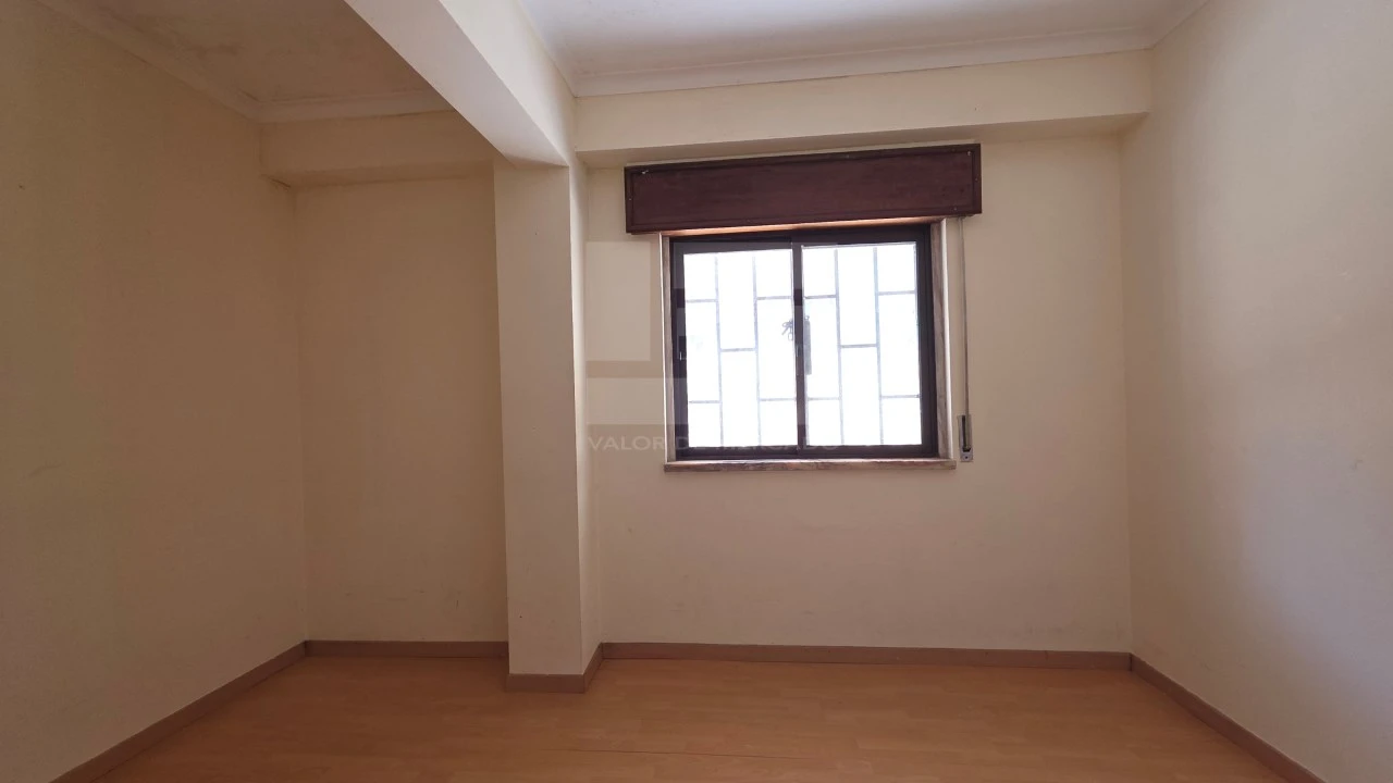 Apartamento T1 para Venda em Rio de Mouro Foto 15