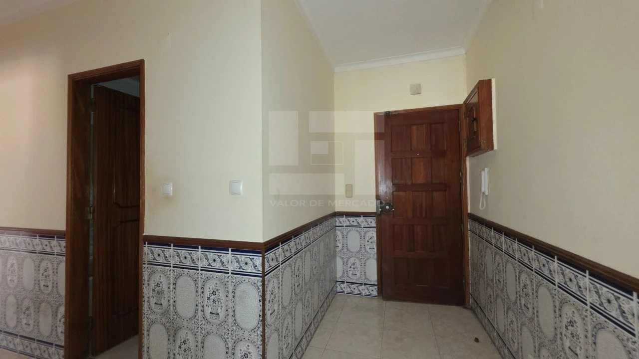 Apartamento T1 para Venda em Rio de Mouro Foto 19