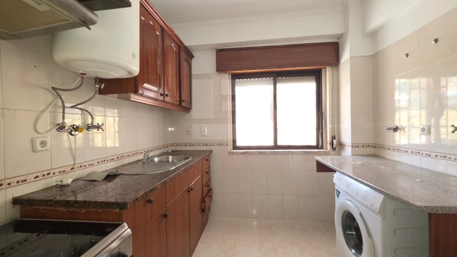 Apartamento T1 para Venda em Rio de Mouro Foto 6