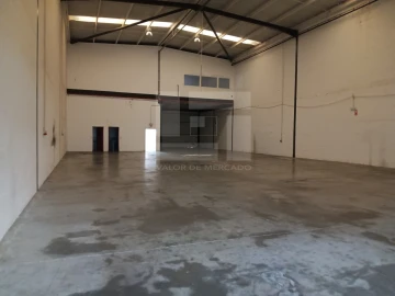 Armazém para Arrendamento em Alverca do Ribatejo e Sobralinho