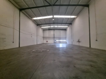 Armazém para Arrendamento em Alverca do Ribatejo e Sobralinho