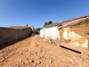 Moradia T4 para Venda em Riachos