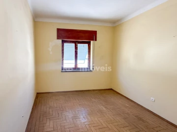 Prédio para Venda em Abrantes (São Vicente e São João) e Alferrarede