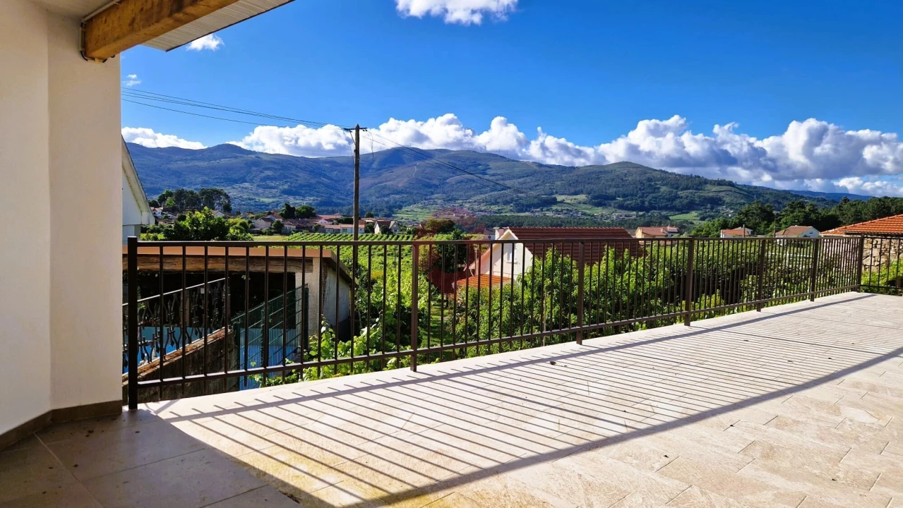 Moradia T2 para Venda em Alvaredo Foto 4