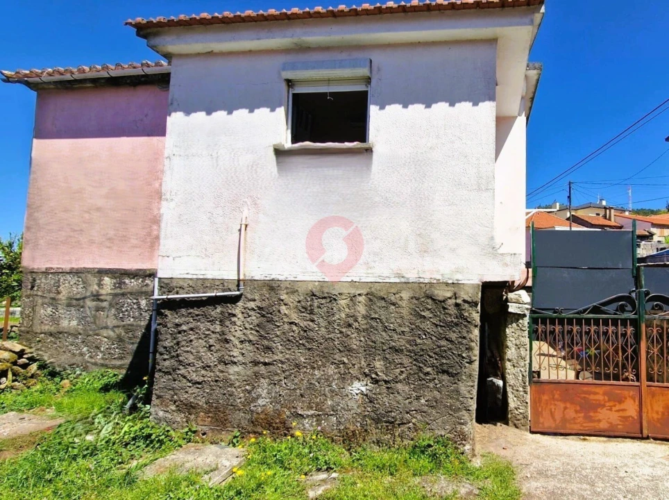 Moradia T3 para Venda em Anhões e Luzio Foto 8