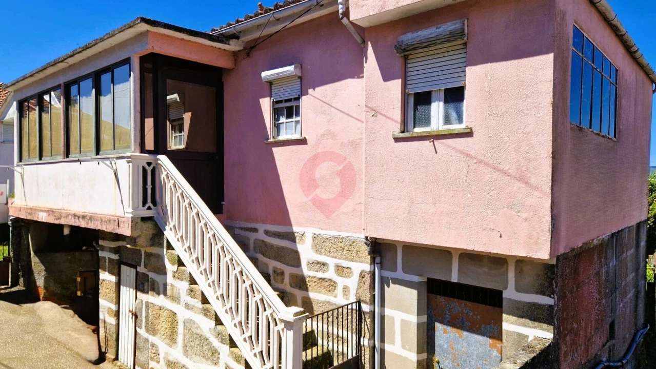 Moradia T3 para Venda em Anhões e Luzio Foto 5