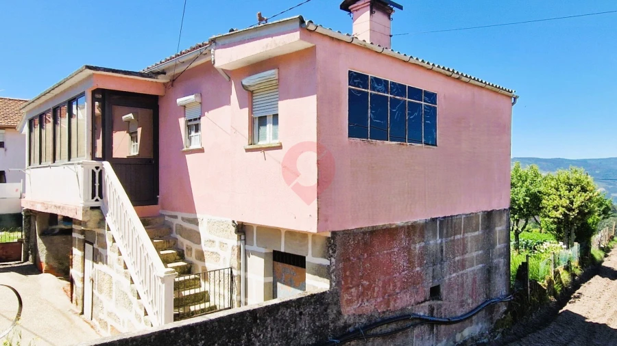 Moradia T3 para Venda em Anhões e Luzio