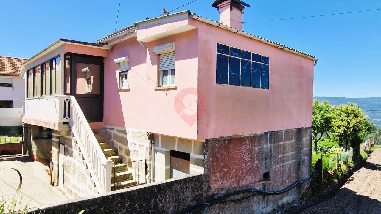 Moradia T3 para Venda em Anhões e Luzio Foto 3