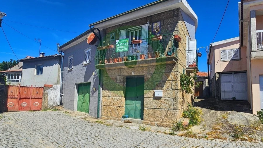 Moradia T3 para Venda em Lebução, Fiães e Nozelos
