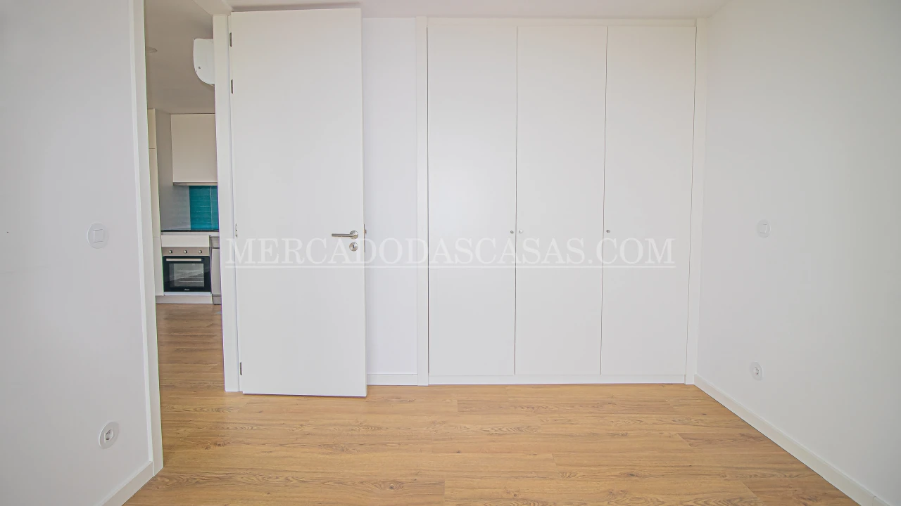 Apartamento T1 para Venda em Espinho Foto 7