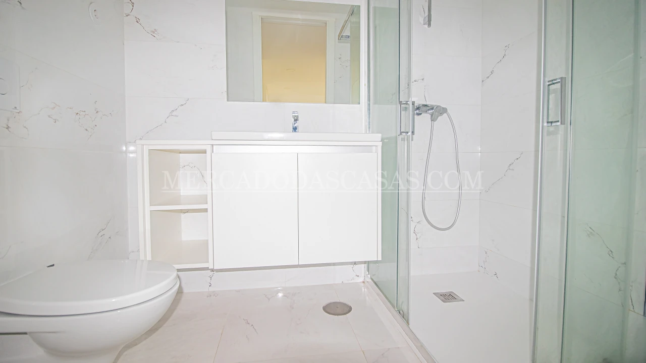 Apartamento T1 para Venda em Espinho Foto 8