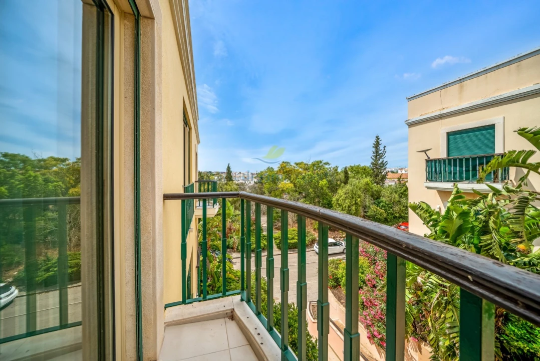 Apartamento T2 para Venda em Estômbar e Parchal Foto 34