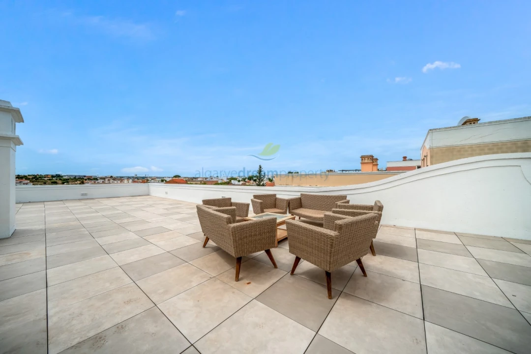 Apartamento T2 para Venda em Estômbar e Parchal Foto 35