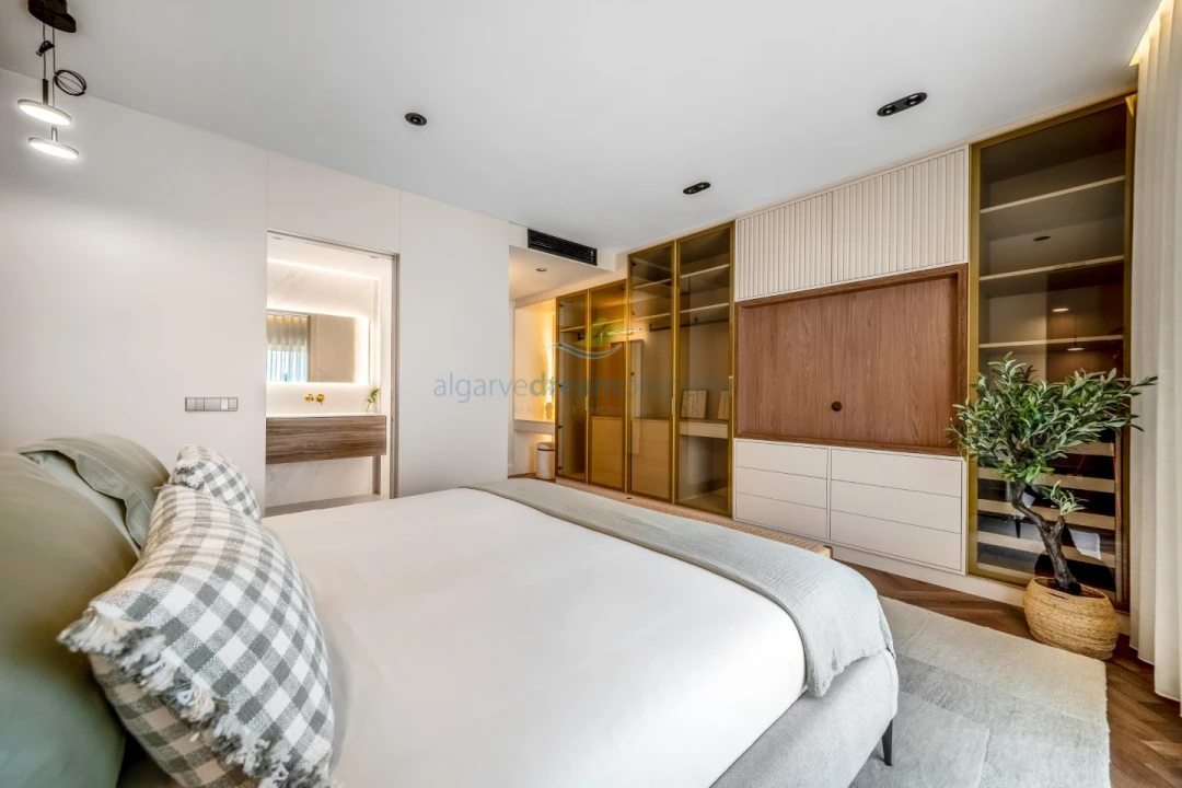 Apartamento T2 para Venda em Estômbar e Parchal Foto 29