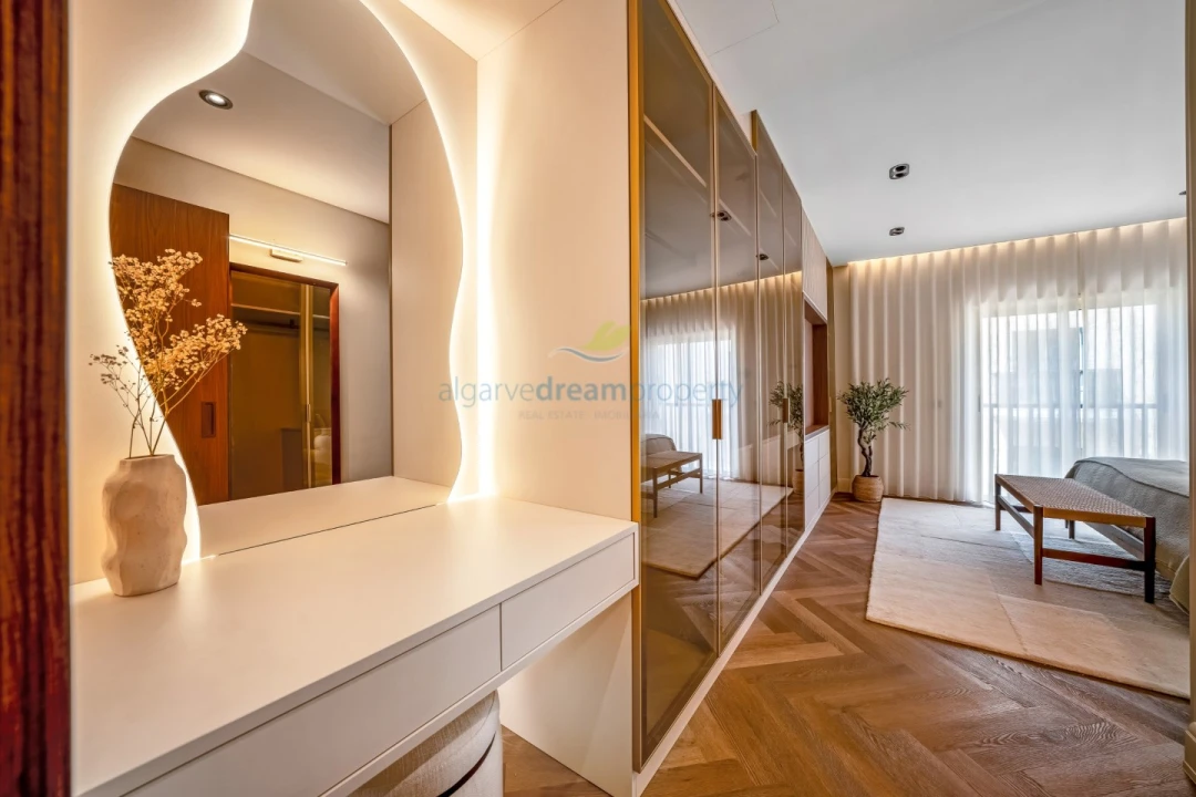 Apartamento T2 para Venda em Estômbar e Parchal Foto 23