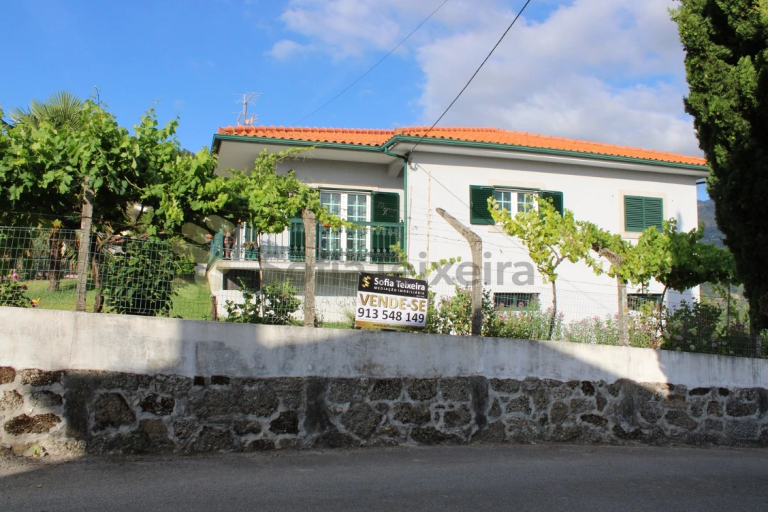 Moradia T4 para Venda em Frende Foto 5