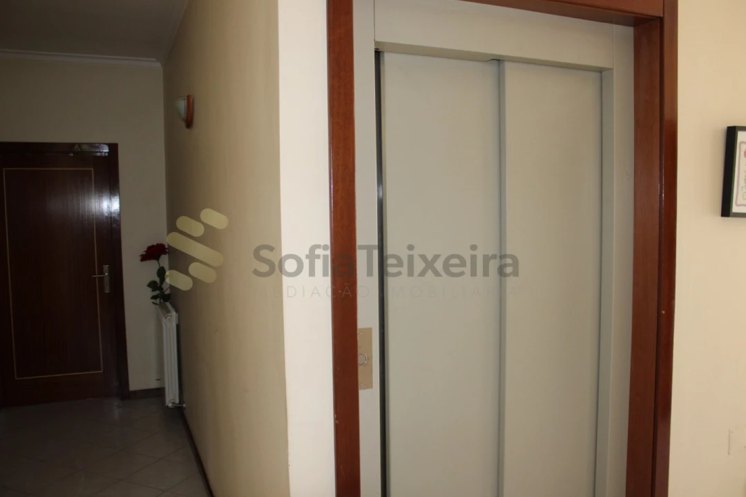 Moradia T4 para Venda em Frende Foto 27