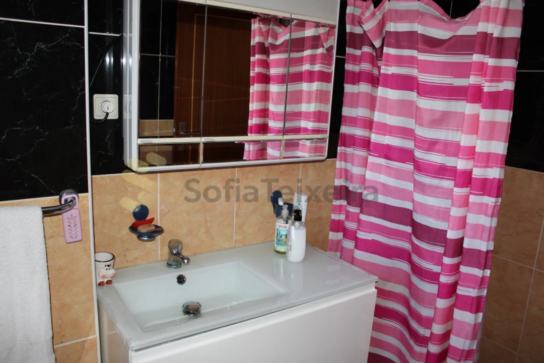 Moradia T4 para Venda em Frende Foto 33