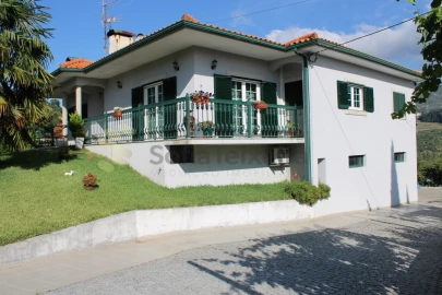 Moradia T4 para Venda em Frende