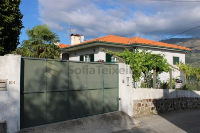 Moradia T4 para Venda em Frende