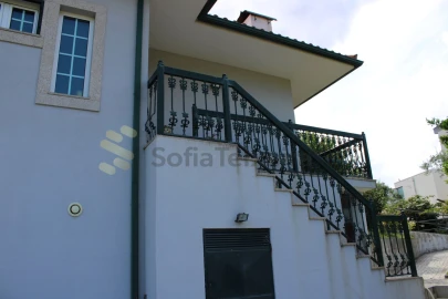 Moradia T4 para Venda em Frende