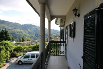Moradia T4 para Venda em Frende