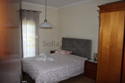 Moradia T4 para Venda em Frende