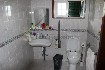 Moradia T4 para Venda em Frende