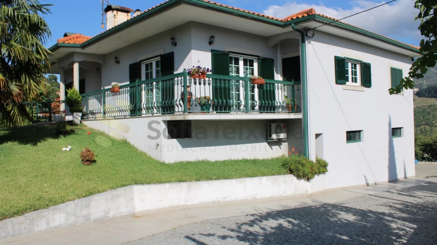 Moradia T4 para Venda em Frende