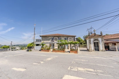 Moradia T7 para Venda em Águas Santas e Moure